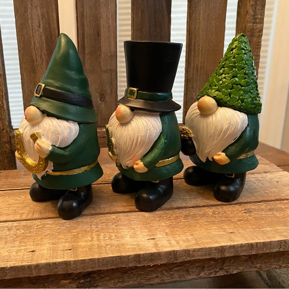 St. Patricks Day Gnomes Kitchen Towels & St. Patrick’s Day Gnome Figures Bundle - Picture 10 of 16
